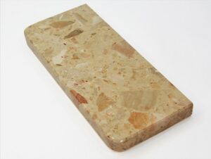 Brecia oniciata